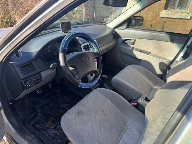 Серый ВАЗ 2170 Priora, объемом двигателя 1.6 л и пробегом 260 тыс. км за 1150 $, фото 5 на Automoto.ua