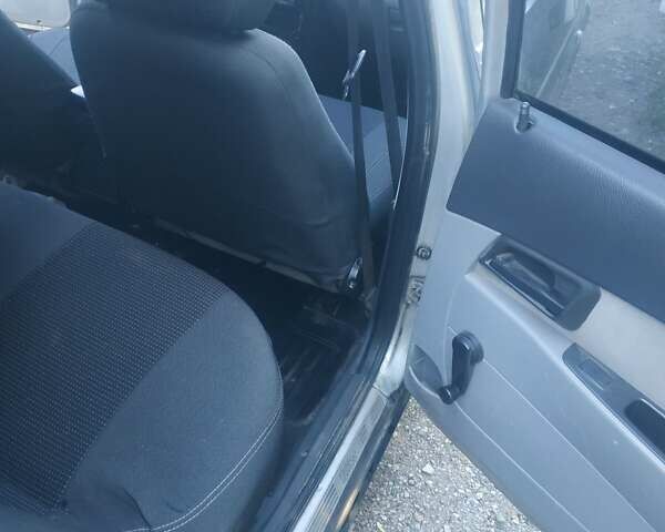 Серый ВАЗ 2170 Priora, объемом двигателя 1.6 л и пробегом 177 тыс. км за 2100 $, фото 9 на Automoto.ua