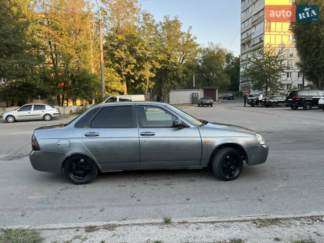 Сірий ВАЗ 2170 Priora, об'ємом двигуна 1.6 л та пробігом 250 тис. км за 1999 $, фото 1 на Automoto.ua