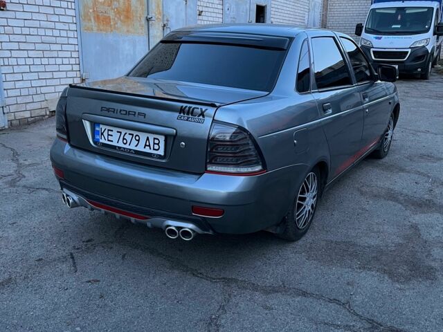 Серый ВАЗ 2170 Priora, объемом двигателя 1.6 л и пробегом 210 тыс. км за 3000 $, фото 4 на Automoto.ua
