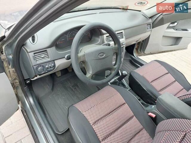 Сірий ВАЗ 2170 Priora, об'ємом двигуна 1.6 л та пробігом 113 тис. км за 1900 $, фото 10 на Automoto.ua