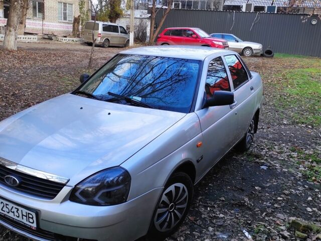 Серый ВАЗ 2170 Priora, объемом двигателя 1.6 л и пробегом 160 тыс. км за 2500 $, фото 1 на Automoto.ua