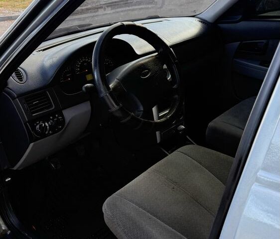 Серый ВАЗ 2170 Priora, объемом двигателя 0 л и пробегом 3 тыс. км за 1999 $, фото 7 на Automoto.ua