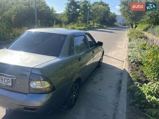 Сірий ВАЗ 2170 Priora, об'ємом двигуна 1.6 л та пробігом 176 тис. км за 2200 $, фото 1 на Automoto.ua