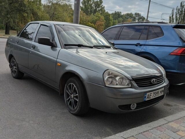 Серый ВАЗ 2170 Priora, объемом двигателя 1.6 л и пробегом 181 тыс. км за 2900 $, фото 3 на Automoto.ua