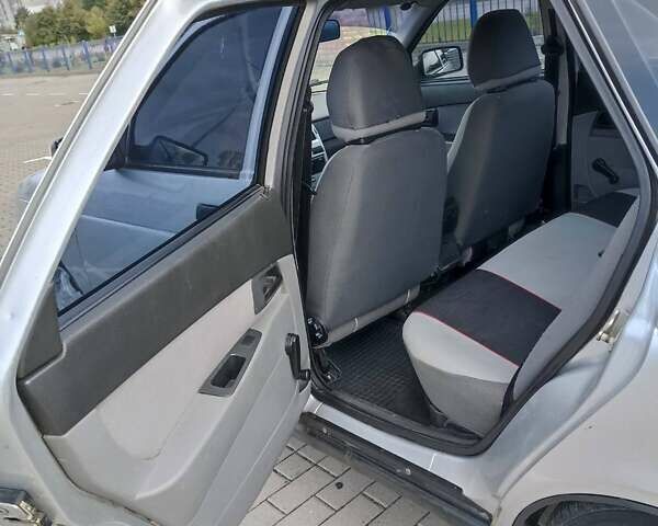 Серый ВАЗ 2170 Priora, объемом двигателя 1.6 л и пробегом 182 тыс. км за 2300 $, фото 9 на Automoto.ua