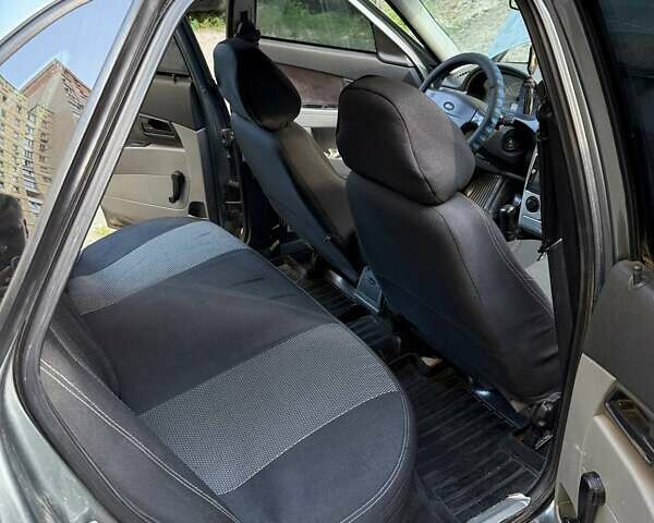 Сірий ВАЗ 2170 Priora, об'ємом двигуна 1.6 л та пробігом 273 тис. км за 3200 $, фото 11 на Automoto.ua