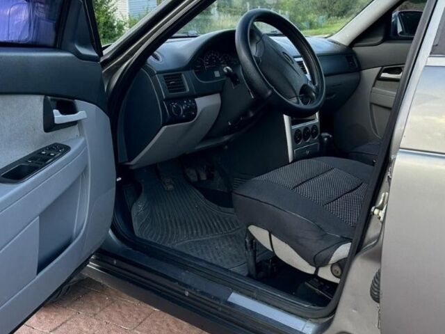 Серый ВАЗ 2170 Priora, объемом двигателя 1.6 л и пробегом 125 тыс. км за 2700 $, фото 5 на Automoto.ua