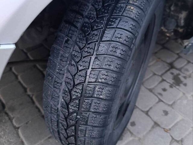 ВАЗ 2170 Priora 2008 у Синельниковом на Automoto.ua Сірий ВАЗ 2170 Priora, об'ємом двигуна 1.6 л та пробігом 215 тис. км за 2400 $, фото 10 на Automoto.ua