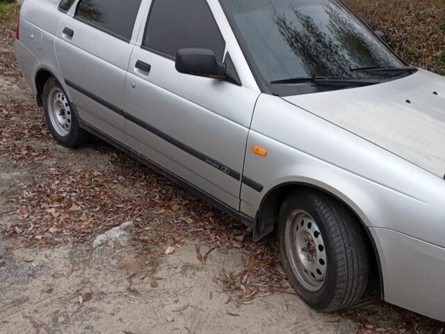 Серый ВАЗ 2170 Priora, объемом двигателя 1.6 л и пробегом 245 тыс. км за 1400 $, фото 1 на Automoto.ua