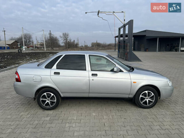 Серый ВАЗ 2170 Priora, объемом двигателя 1.6 л и пробегом 171 тыс. км за 2850 $, фото 7 на Automoto.ua