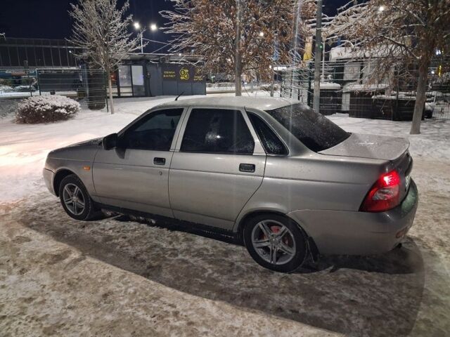 Серый ВАЗ 2170 Priora, объемом двигателя 1.6 л и пробегом 250 тыс. км за 2500 $, фото 1 на Automoto.ua