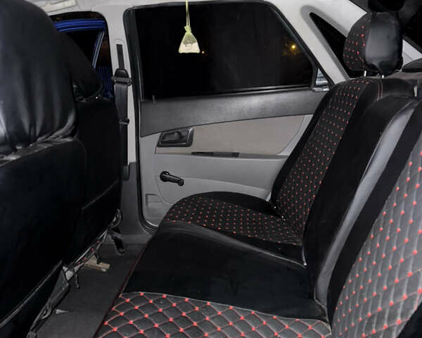 Серый ВАЗ 2170 Priora, объемом двигателя 1.6 л и пробегом 175 тыс. км за 3200 $, фото 13 на Automoto.ua