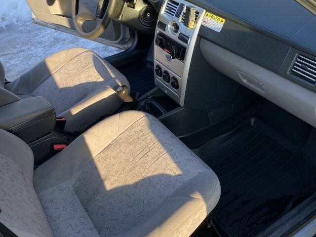 Серый ВАЗ 2170 Priora, объемом двигателя 1.6 л и пробегом 130 тыс. км за 1950 $, фото 10 на Automoto.ua