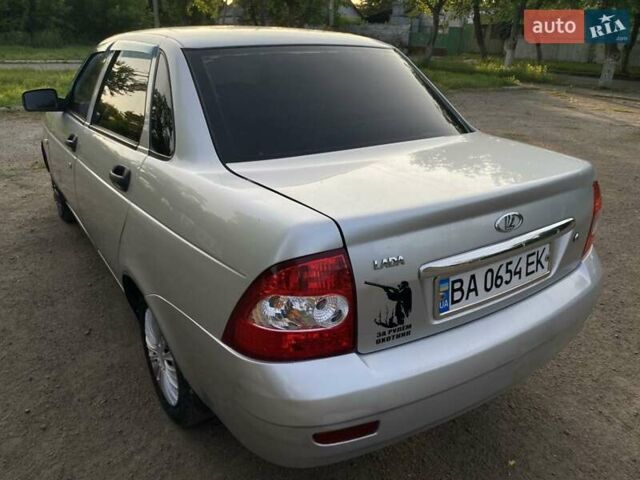 Серый ВАЗ 2170 Priora, объемом двигателя 1.6 л и пробегом 180 тыс. км за 2000 $, фото 1 на Automoto.ua
