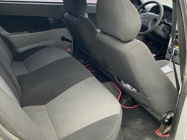 Серый ВАЗ 2170 Priora, объемом двигателя 1.6 л и пробегом 205 тыс. км за 1800 $, фото 7 на Automoto.ua