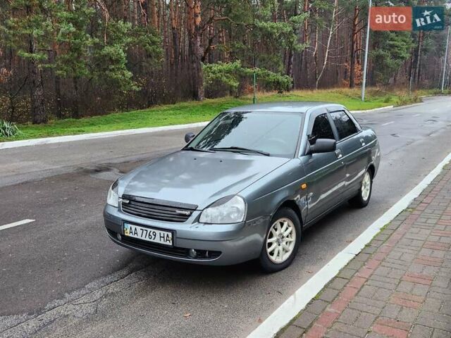 Серый ВАЗ 2170 Priora, объемом двигателя 1.6 л и пробегом 260 тыс. км за 2350 $, фото 3 на Automoto.ua