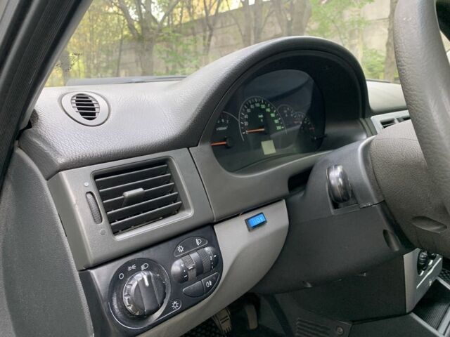 Сірий ВАЗ 2170 Priora, об'ємом двигуна 1.6 л та пробігом 200 тис. км за 1999 $, фото 13 на Automoto.ua
