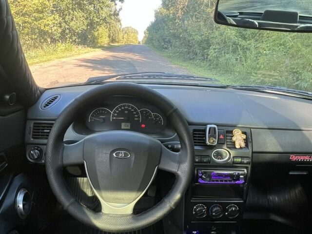 Серый ВАЗ 2170 Priora, объемом двигателя 1.6 л и пробегом 215 тыс. км за 3600 $, фото 5 на Automoto.ua