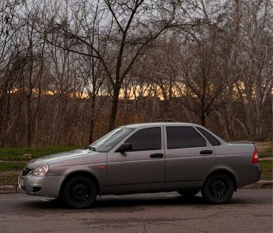 Серый ВАЗ 2170 Priora, объемом двигателя 1.6 л и пробегом 198 тыс. км за 2000 $, фото 2 на Automoto.ua