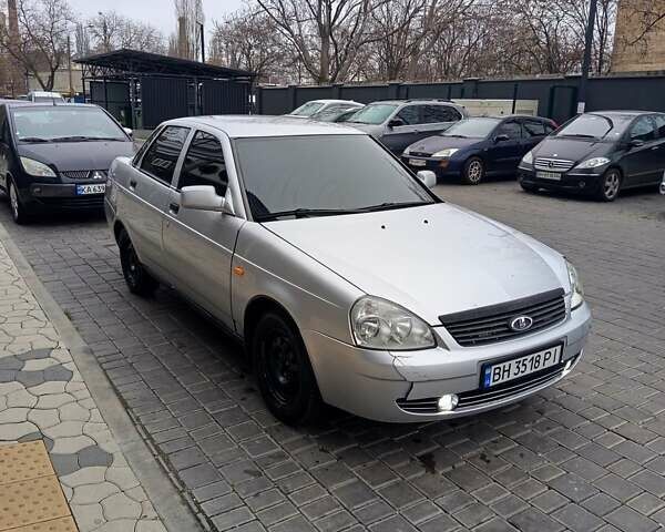 Серый ВАЗ 2170 Priora, объемом двигателя 1.6 л и пробегом 193 тыс. км за 3500 $, фото 1 на Automoto.ua