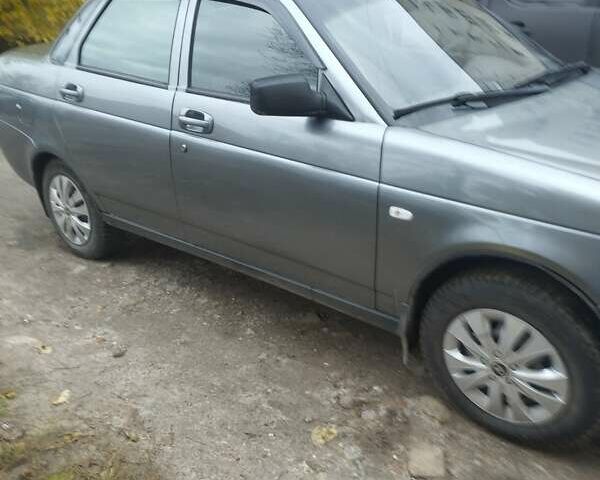 Серый ВАЗ 2170 Priora, объемом двигателя 1.6 л и пробегом 131 тыс. км за 3000 $, фото 1 на Automoto.ua
