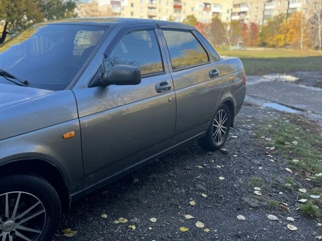 ВАЗ 2170 Priora 2009 в Славянске на Automoto.ua Серый ВАЗ 2170 Priora, объемом двигателя 1.6 л и пробегом 134 тыс. км за 3200 $, фото 6 на Automoto.ua