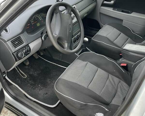 Сірий ВАЗ 2170 Priora, об'ємом двигуна 1.6 л та пробігом 235 тис. км за 2650 $, фото 5 на Automoto.ua