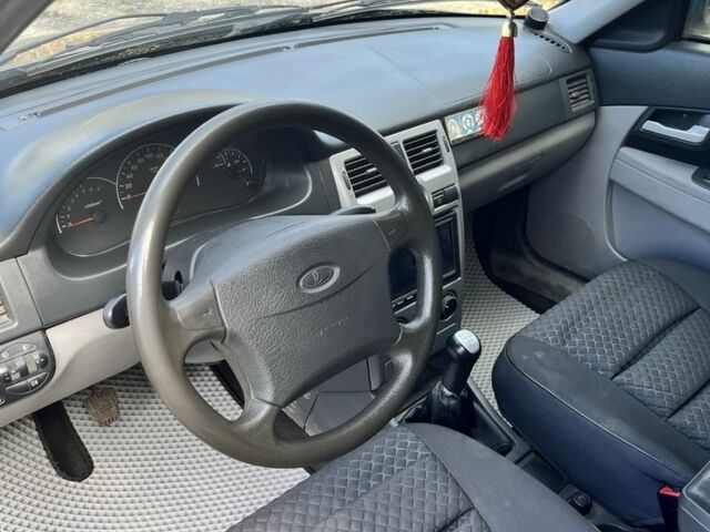ВАЗ 2170 Priora 2009 в Славянске на Automoto.ua Серый ВАЗ 2170 Priora, объемом двигателя 1.6 л и пробегом 134 тыс. км за 3200 $, фото 7 на Automoto.ua