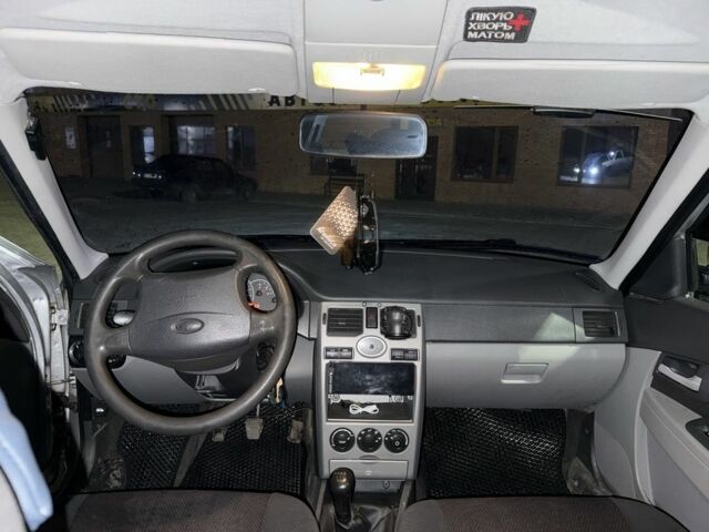 Серый ВАЗ 2170 Priora, объемом двигателя 1.6 л и пробегом 382 тыс. км за 2568 $, фото 5 на Automoto.ua