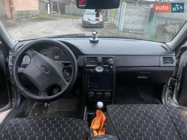 Серый ВАЗ 2170 Priora, объемом двигателя 1.6 л и пробегом 120 тыс. км за 2100 $, фото 1 на Automoto.ua