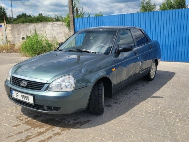 Серый ВАЗ 2170 Priora, объемом двигателя 0 л и пробегом 106 тыс. км за 1800 $, фото 1 на Automoto.ua