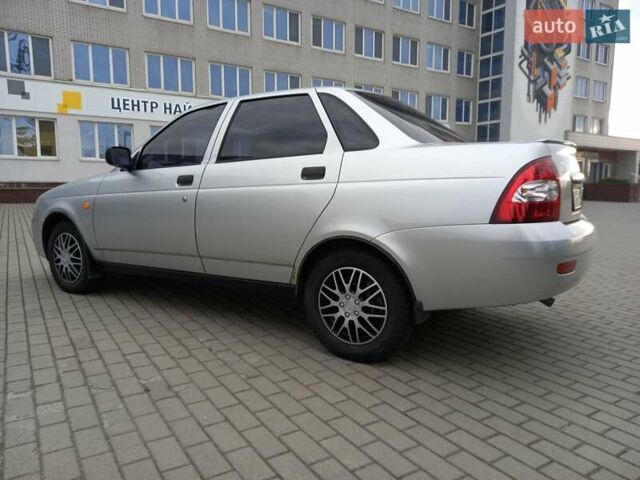 Серый ВАЗ 2170 Priora, объемом двигателя 1.6 л и пробегом 90 тыс. км за 3500 $, фото 1 на Automoto.ua