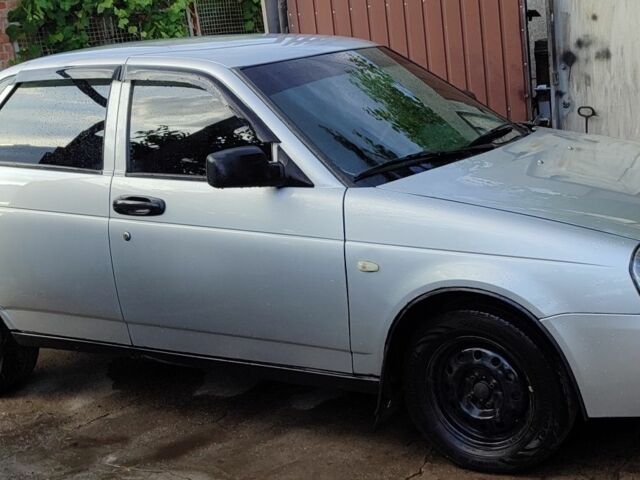 Серый ВАЗ 2170 Priora, объемом двигателя 1.6 л и пробегом 105 тыс. км за 3300 $, фото 1 на Automoto.ua