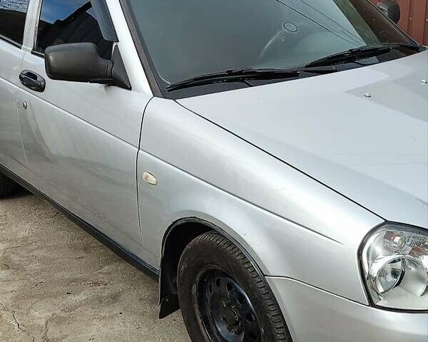 Серый ВАЗ 2170 Priora, объемом двигателя 1.6 л и пробегом 105 тыс. км за 3800 $, фото 2 на Automoto.ua