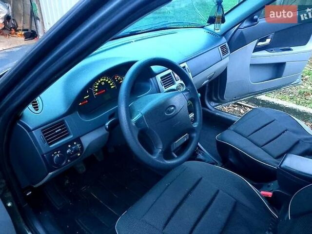 Серый ВАЗ 2170 Priora, объемом двигателя 1.6 л и пробегом 128 тыс. км за 2800 $, фото 6 на Automoto.ua