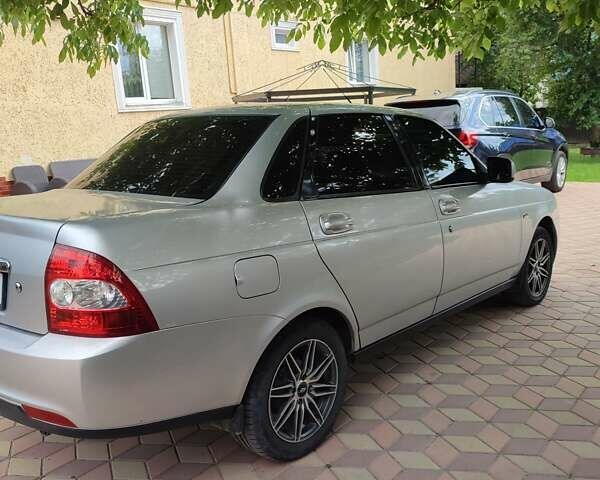 Серый ВАЗ 2170 Priora, объемом двигателя 1.6 л и пробегом 175 тыс. км за 3100 $, фото 4 на Automoto.ua