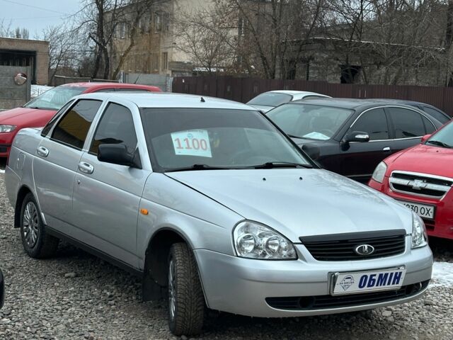 Серый ВАЗ 2170 Priora, объемом двигателя 1.6 л и пробегом 250 тыс. км за 2900 $, фото 1 на Automoto.ua