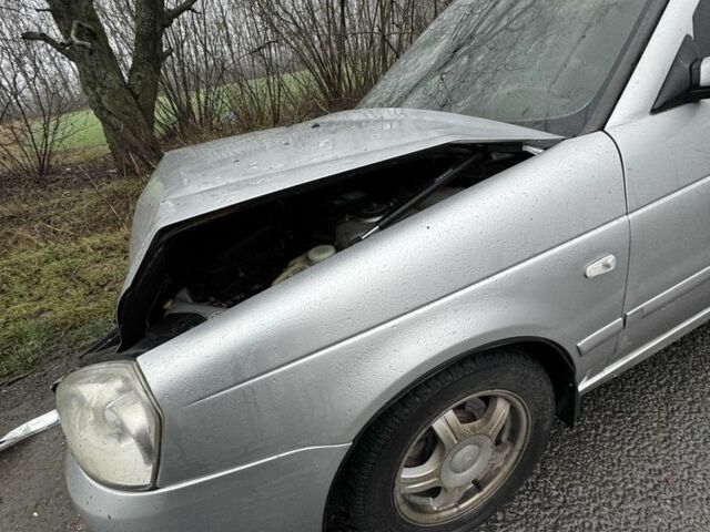 Сірий ВАЗ 2170 Priora, об'ємом двигуна 1.6 л та пробігом 213 тис. км за 1100 $, фото 5 на Automoto.ua