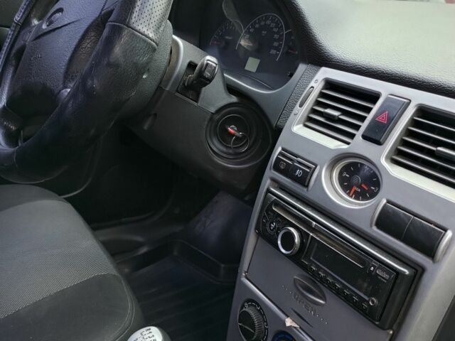 Сірий ВАЗ 2170 Priora, об'ємом двигуна 1.6 л та пробігом 250 тис. км за 2300 $, фото 2 на Automoto.ua