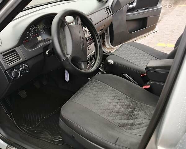 Серый ВАЗ 2170 Priora, объемом двигателя 1.6 л и пробегом 212 тыс. км за 3300 $, фото 11 на Automoto.ua