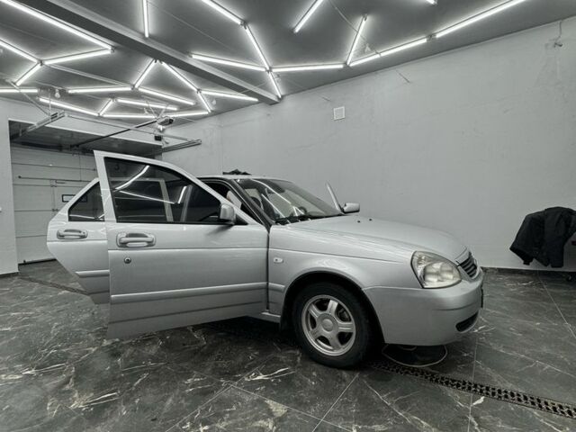 Сірий ВАЗ 2170 Priora, об'ємом двигуна 1.6 л та пробігом 213 тис. км за 1100 $, фото 4 на Automoto.ua
