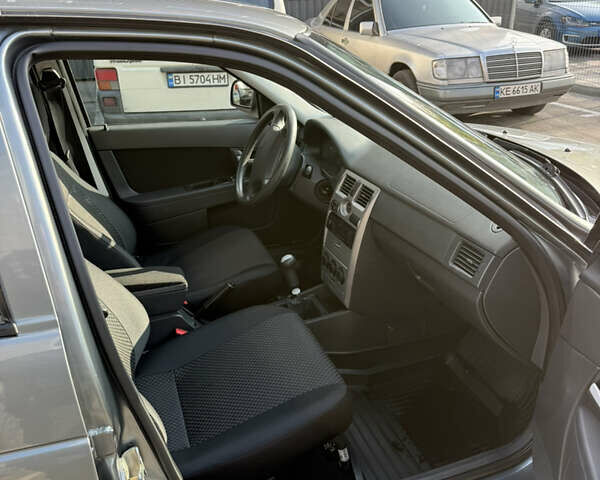 ВАЗ 2170 Priora 2011 в Харькове на Automoto.ua Серый ВАЗ 2170 Priora, объемом двигателя 1.6 л и пробегом 50 тыс. км за 4200 $, фото 17 на Automoto.ua