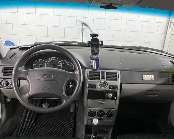 Серый ВАЗ 2170 Priora, объемом двигателя 1.6 л и пробегом 201 тыс. км за 2700 $, фото 3 на Automoto.ua