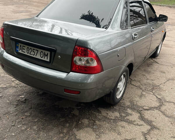 Серый ВАЗ 2170 Priora, объемом двигателя 1.6 л и пробегом 220 тыс. км за 2900 $, фото 3 на Automoto.ua