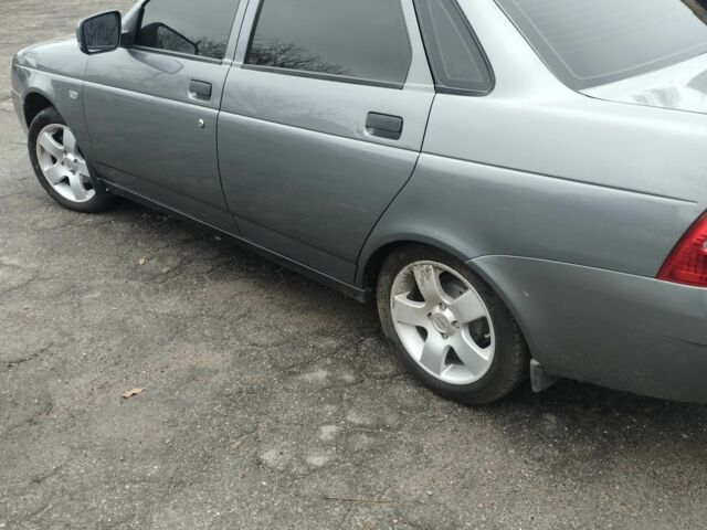 Серый ВАЗ 2170 Priora, объемом двигателя 1.6 л и пробегом 94 тыс. км за 3800 $, фото 2 на Automoto.ua