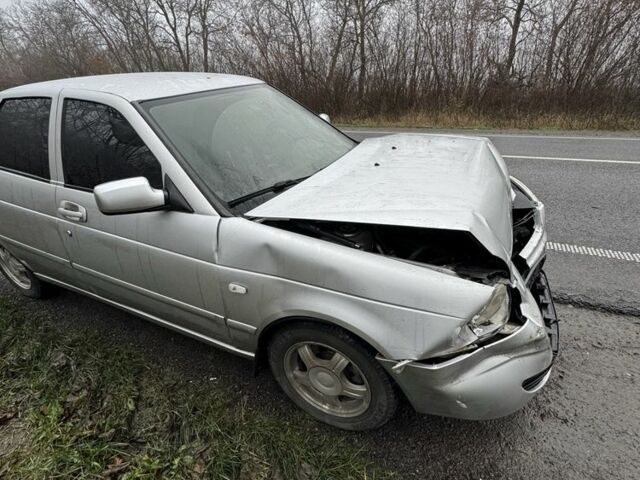 Сірий ВАЗ 2170 Priora, об'ємом двигуна 1.6 л та пробігом 213 тис. км за 1100 $, фото 6 на Automoto.ua