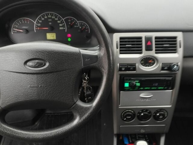 Серый ВАЗ 2170 Priora, объемом двигателя 1.6 л и пробегом 94 тыс. км за 3800 $, фото 4 на Automoto.ua