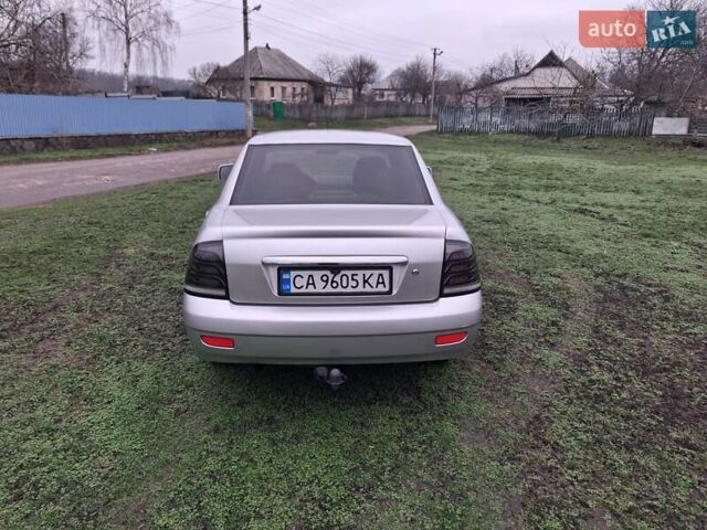 Серый ВАЗ 2170 Priora, объемом двигателя 1.6 л и пробегом 300 тыс. км за 2200 $, фото 2 на Automoto.ua