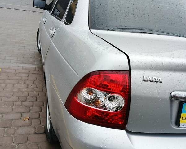 Серый ВАЗ 2170 Priora, объемом двигателя 1.6 л и пробегом 212 тыс. км за 3300 $, фото 3 на Automoto.ua